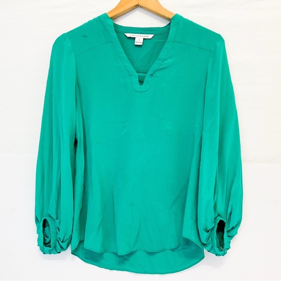 Diane Von Furstenberg Tops - Diane von Furstenberg DVF Emerald Green Silk Blouse Size 0 – Designer Top